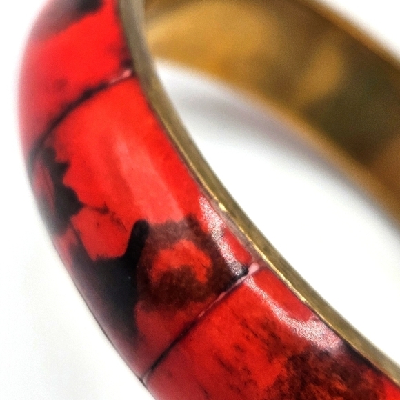 VINTAGE Red and Black Enamel Brass Bangle Bracelet - Picture 6 of 8